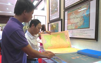 Trưng bày bản đồ Trung Quốc không có Hoàng Sa - Trường Sa