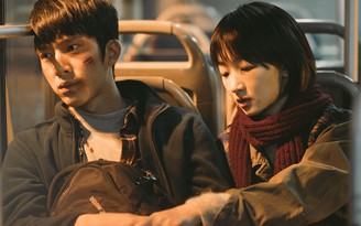 'Us and Them': Tình chỉ đẹp khi còn dang dở