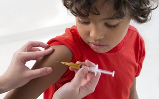 Cấm trẻ không tiêm vắc xin sởi đến trường ở Brooklyn, Mỹ