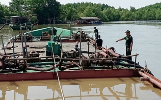 ‘Cát tặc’ vẫn rầm rộ vươn vòi