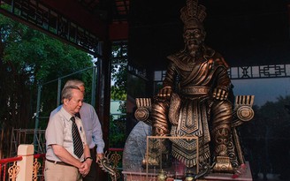 Công viên văn hóa Đầm Sen khánh thành quảng trường vua Hùng