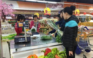 Nỗi lo 'tăng lương, tăng giá'