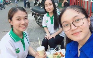Hạnh mồ côi cha sắp trở thành điều dưỡng