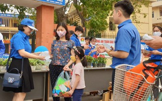 Tháng Thanh niên: Đổi rác lấy khẩu trang, nước sát khuẩn