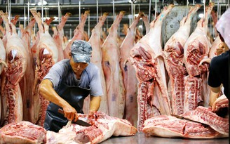 Yêu cầu nhập khẩu 100.000 tấn thịt heo trong tháng 4