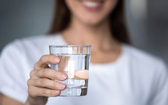 6 sai lầm nhiều người mắc phải khi uống nước