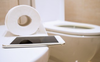 9 thói quen nguy hại trong nhà vệ sinh, bạn cần bỏ ngay!