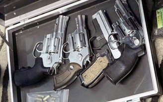 Bắt vụ tàng trữ 10 kg ma túy thu nhiều súng quân dụng và lựu đạn