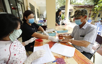 17 địa phương triển khai hỗ trợ tiền người dân khó khăn vì Covid-19