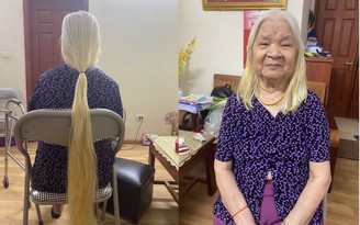 Cụ bà hiến mái tóc quý cho bệnh nhân ung thư