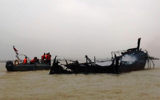 Cháy 9 tàu, ca nô du lịch tại bến Cửa Đại, thiệt hại gần 20 tỉ đồng