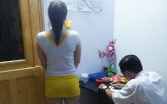 Đột kích massage kích dục trong khách sạn Cao Gia Thịnh
