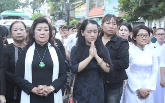 Hàng ngàn người xúc động tiễn đưa GS-TS Trần Văn Khê