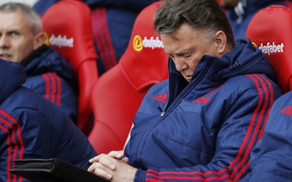 Van Gaal thừa nhận top 4 đã ngoài tầm với của M.U