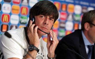 HLV Joachim Loew khen Ba Lan ‘đắm đuối’