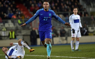 Everton muốn có Depay, M.U sẵn sàng cho không