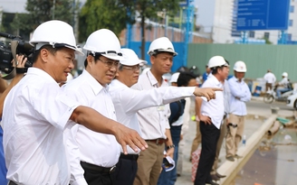 Bí thư, Chủ tịch Đà Nẵng đôn đốc hầm chui chạy tiến độ APEC