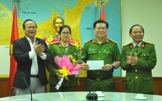 Tịch thu hàng trăm chai rượu ngoại, hàng ngàn gói thuốc lá lậu