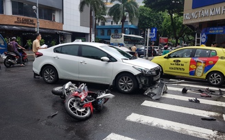Tai nạn ở Đà Nẵng: Kia Cerato 'rớt đầu' sau cú va chạm với Honda WinnerX