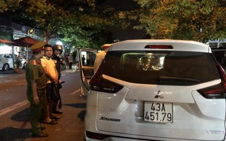 Đà Nẵng: 911 truy bắt 'ma men' phóng ô tô vượt chốt kiểm tra