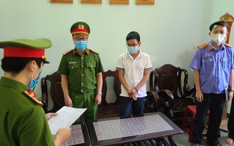 Đà Nẵng: Bắt giám sát tham ô tiền của công ty để ăn chơi
