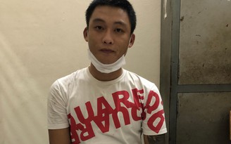 Đà Nẵng: Chặn thanh niên đi dạo thời điểm giãn cách, phát hiện tàng trữ súng