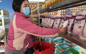 Giới trẻ mở ‘siêu thị 0 đồng’ cho người khó khăn sắm tết