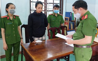 Khởi tố, bắt giam cựu nhân viên sân bay Đà Nẵng lấy 'mác' sang chảnh lừa chạy việc