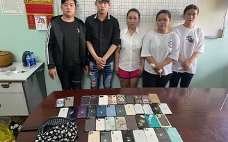 Triệt phá băng móc túi một buổi trộm hàng chục điện thoại ở biển Đà Nẵng