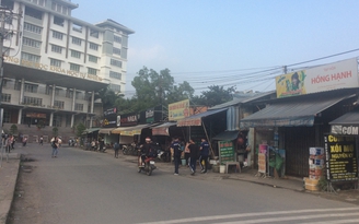 Làng đại học thân yêu