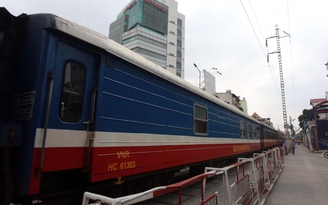 Tàu qua thành phố