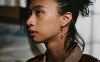 'Hoàng tử lo-fi' gốc Việt keshi lột xác trong single mới 'Somebody'
