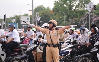 Thiếu tướng Trần Sơn Hà: 'Cảnh sát giao thông khổ quá'