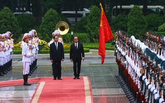 Hình ảnh Lễ đón chính thức Tổng thống Pháp thăm Việt Nam
