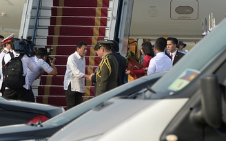 Tổng thống Philippines Duterte bắt đầu chuyến thăm chính thức Việt Nam