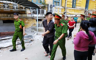 Vụ anh em họ bán ma túy: 'Nội ơi, sao cứ phải đem cơm cho mẹ vậy'