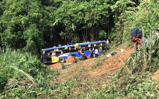 Xe khách lao xuống vực ở Kon Tum, 4 người tử vong: Dốc toàn lực cứu các nạn nhân