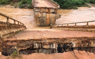 Kon Tum: Mưa lớn khiến 4 cây cầu ở 1 xã bị sập, hư hỏng