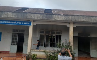 Kon Tum: Trường học bị sét đánh bốc cháy trước ngày khai giảng