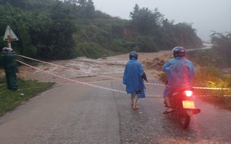 Kon Tum: Bão số 4 Noru khiến nhiều nơi mất điện, nước sông dâng cao