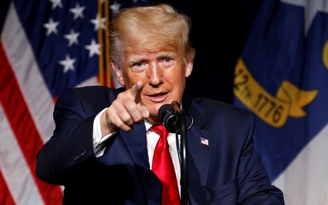 Ông Trump 'tái xuất' sau tuyên bố tái tranh cử