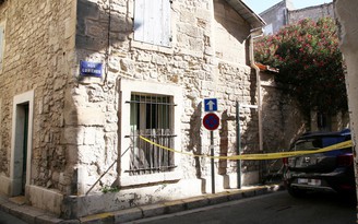 Cảnh sát Pháp bắn chết kẻ tình nghi chặt đầu, ăn thịt người