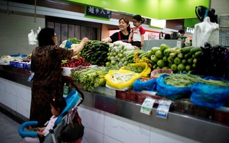 Số ca nhiễm tăng, chính phủ Trung Quốc kêu gọi người dân dự trữ lương thực