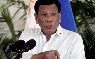 Tổng thống Philippines đột ngột rút lui khỏi cuộc đua vào Thượng viện