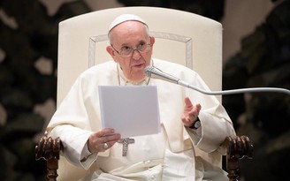 Giáo hoàng Francis chỉ trích những người không sinh con mà chọn nuôi thú cưng