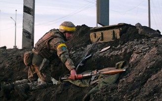 Đức phá lệ, tuyên bố sẽ gửi vũ khí sát thương cho Ukraine