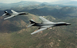 Mỹ triển khai máy bay ném bom tầm xa đến Guam để 'răn đe đối thủ'