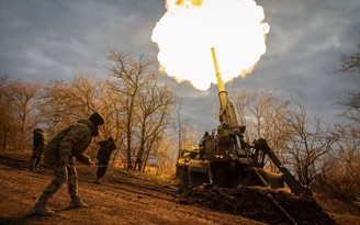 Chiến sự đến tối 10.11: Ukraine nghi ngờ động cơ Nga rút khỏi Kherson
