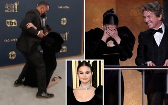 Selena Gomez ngã văng giày trên thảm đỏ SAG Awards