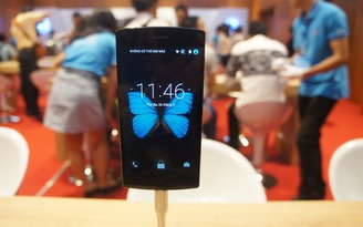 FPT Shop cho người dùng trải nghiệm Bphone